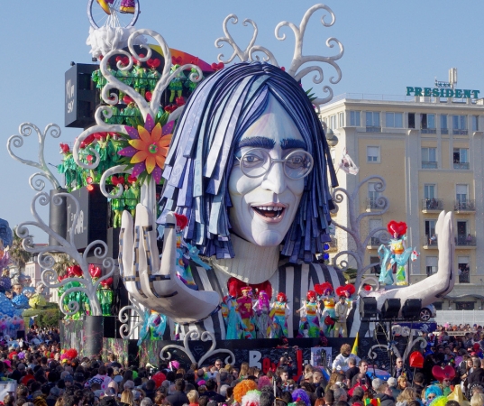 CARNEVALE DI VIAREGGIO Tour Italia