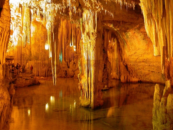 GITA A L'AQUILA ED ALLE GROTTE DI STIFFE Tour Italia