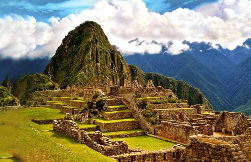 TOUR DEL PERU' - Lima, Paracas, Nazca, Arequipa, Sillustani, Puno, Isole Uros e Taquile, Cuzco, Valle Sacra, Aguas Calientes e Machu Picchu 